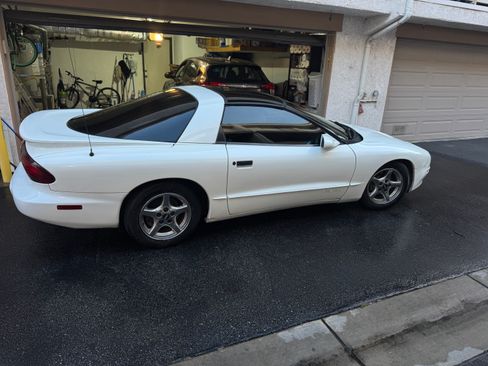 Used 1997 Pontiac Firebird Coupe RWD image 5
