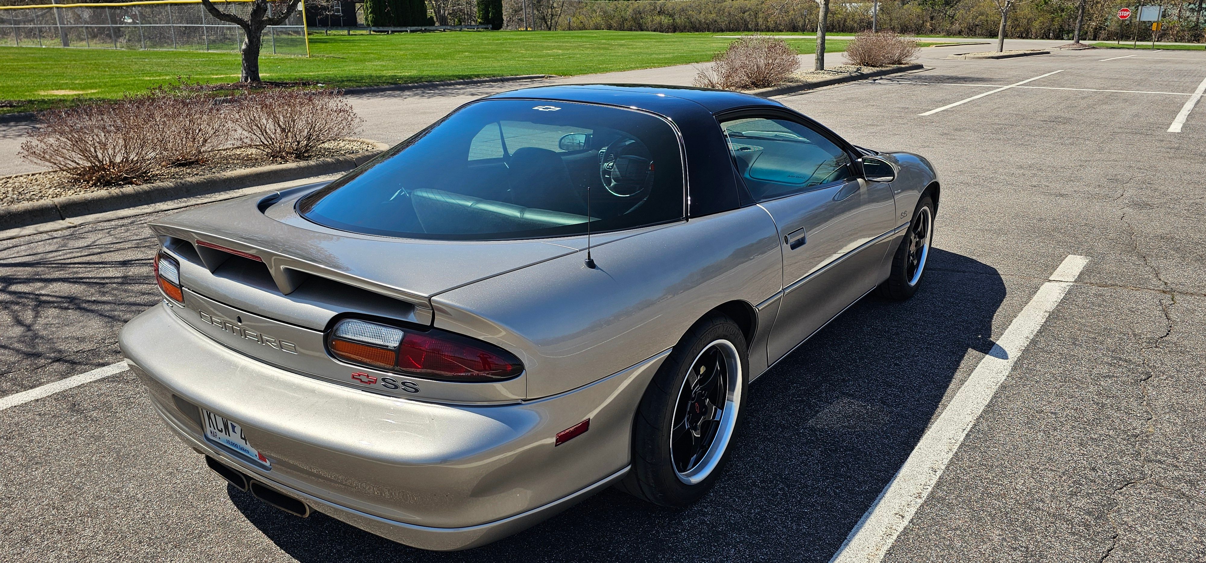 Used 2002 Chevrolet Camaro Z28 w/ SS Performance/Appearance Pkg RWD image 8
