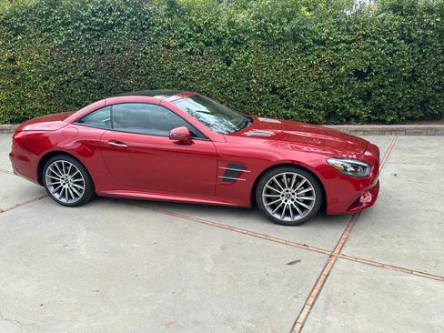 Used 2019 Mercedes-Benz SL 550 image 6