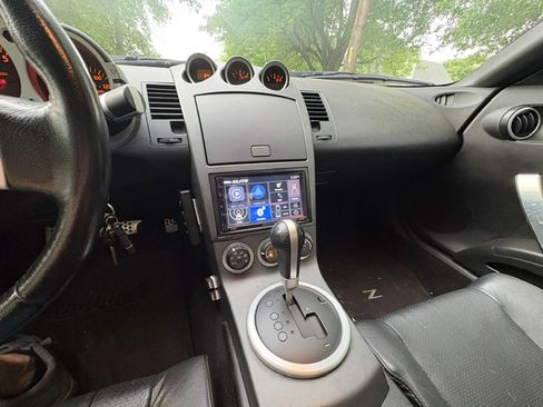 Used 2004 Nissan 350Z Touring RWD image 4
