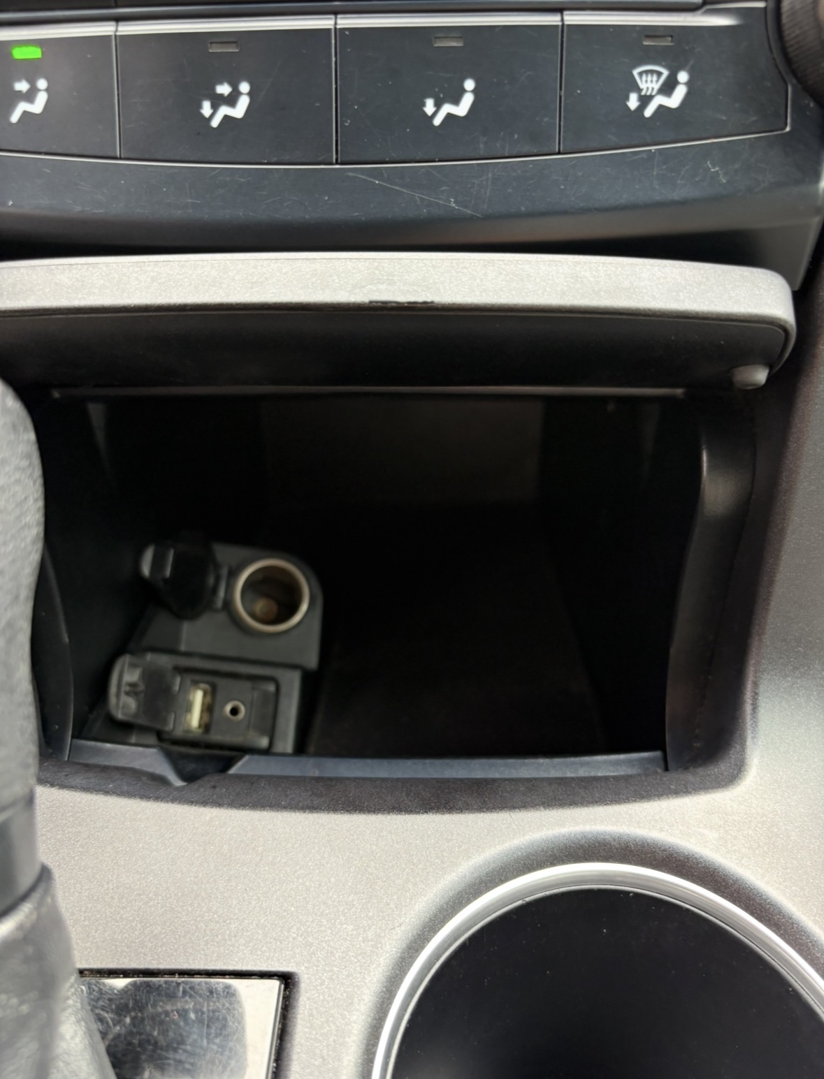 Used 2015 Toyota Camry SE w/ Moonroof Package FWD image 17
