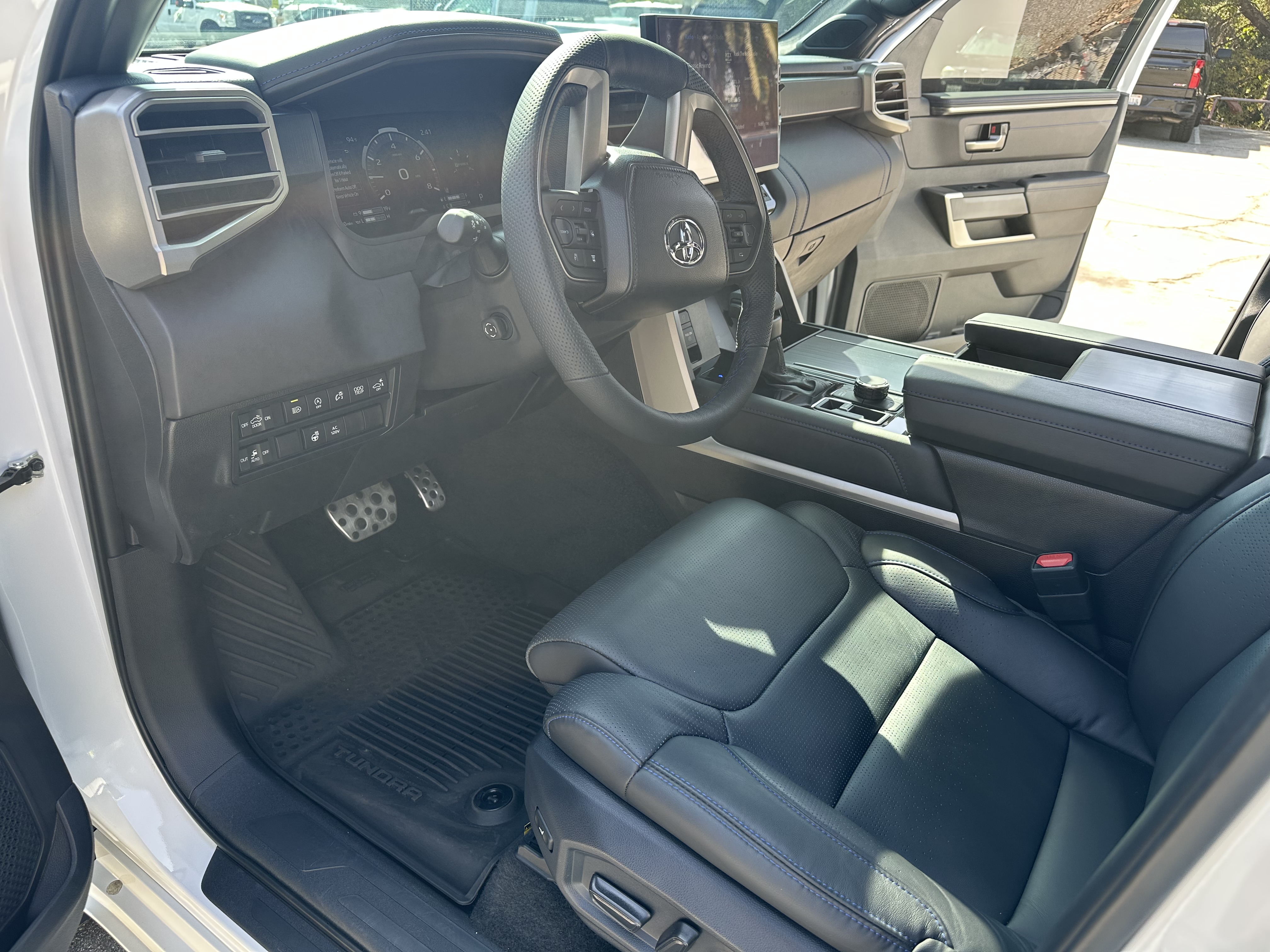 Used 2026 Toyota Tundra Platinum w/ TRD Off-Road Package AWD/4WD image 12
