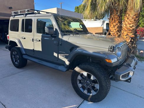 Used 2018 Jeep Wrangler Unlimited Sahara image 8