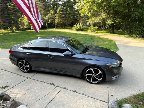 Used 2018 Honda Accord Sport image 1