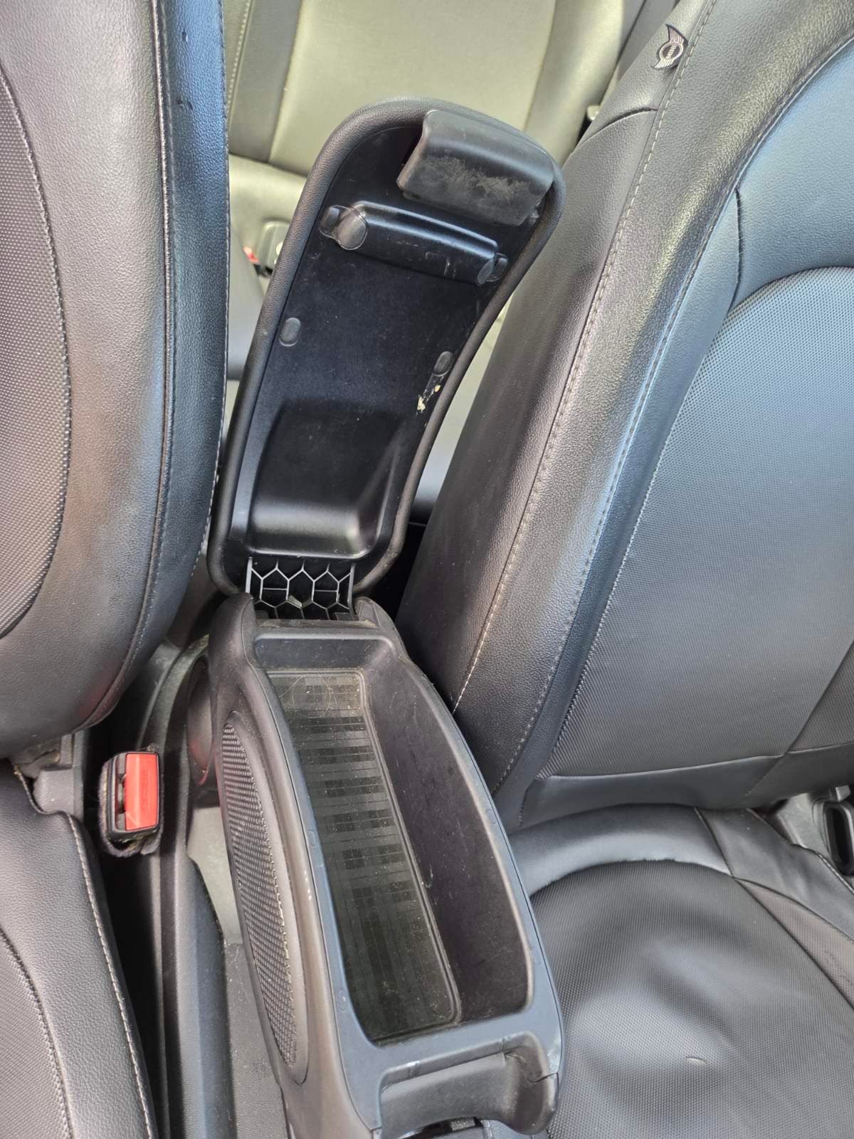 Used 2015 MINI Cooper 2-Door Hardtop FWD image 2