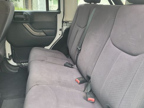 Used 2013 Jeep Wrangler Unlimited Sport image 10