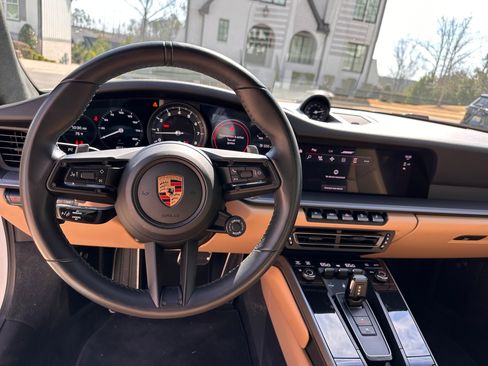 Used 2022 Porsche 911 Carrera image 12
