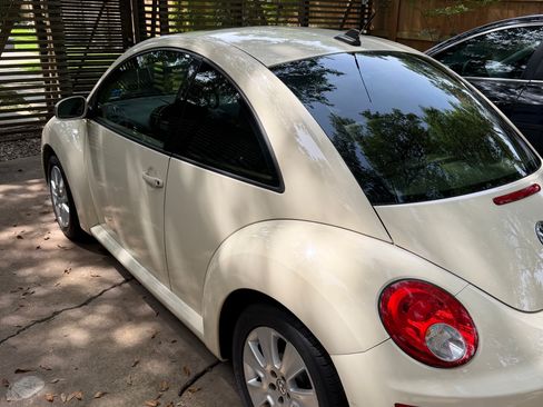 Used 2009 Volkswagen Beetle Coupe FWD image 10