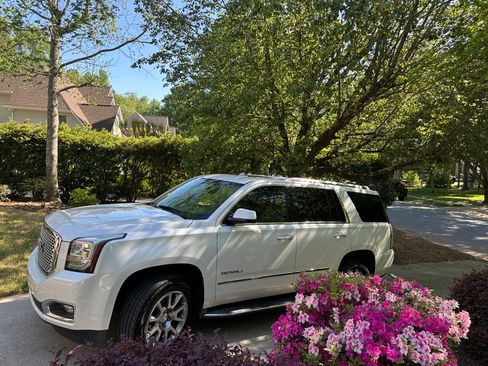 Used 2017 GMC Yukon Denali w/ Open Road Package image 15