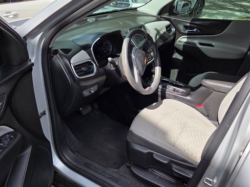 Used 2019 Chevrolet Equinox LS image 9
