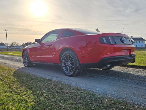 Used 2011 Ford Mustang Premium w/ 203A Rapid Spec Order Code image 9