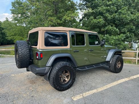 Used 2020 Jeep Wrangler Unlimited Sport S image 2