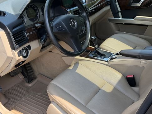Used 2011 Mercedes-Benz GLK 350 4MATIC image 11
