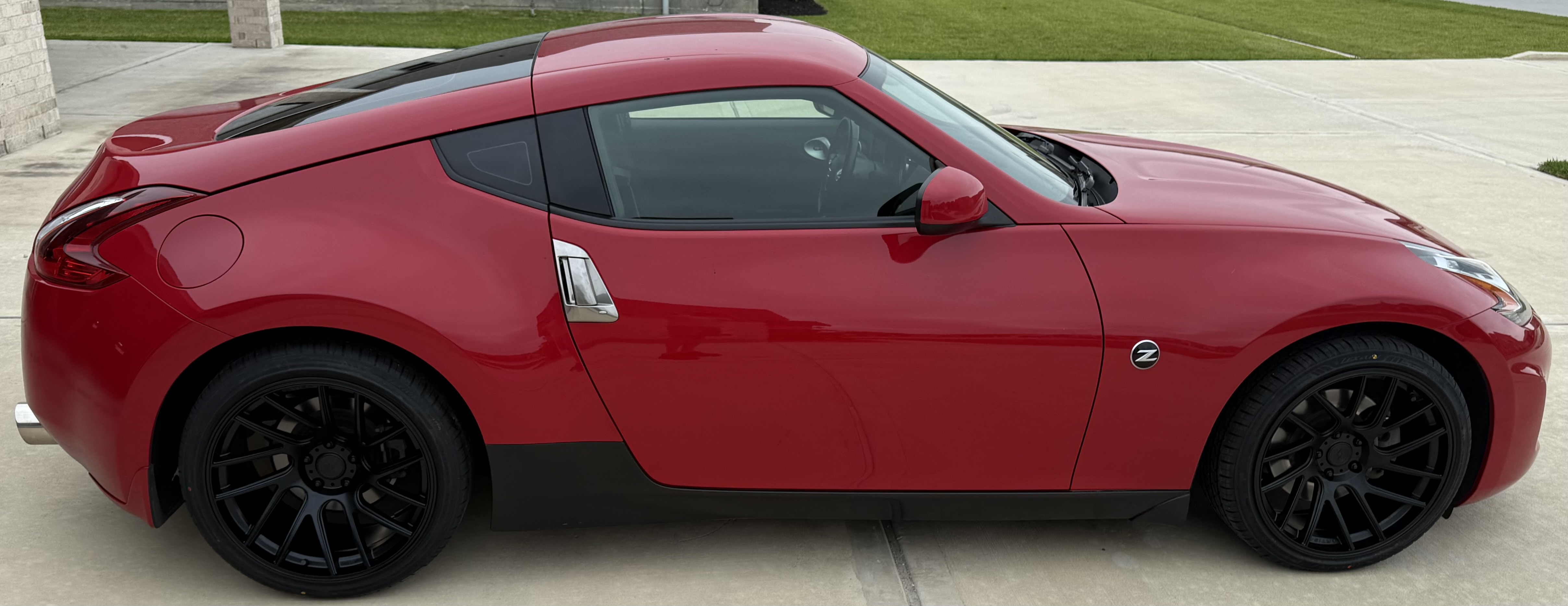 Used 2018 Nissan 370Z Coupe RWD image 10
