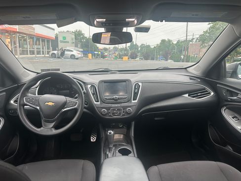 Used 2017 Chevrolet Malibu LS FWD image 11
