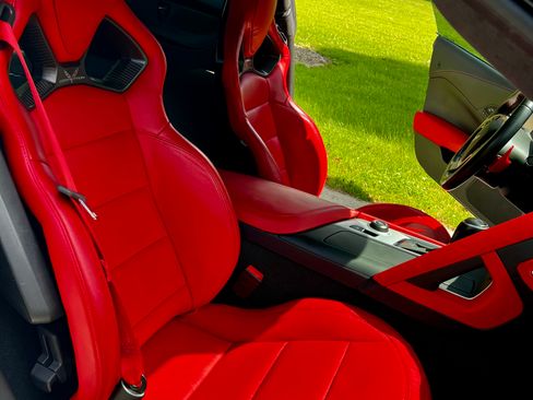 Used 2018 Chevrolet Corvette Z06 RWD image 20