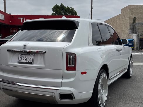 Used 2021 Rolls-Royce Cullinan AWD/4WD image 5