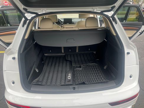 Used 2022 Audi Q5 2.0T Premium image 11