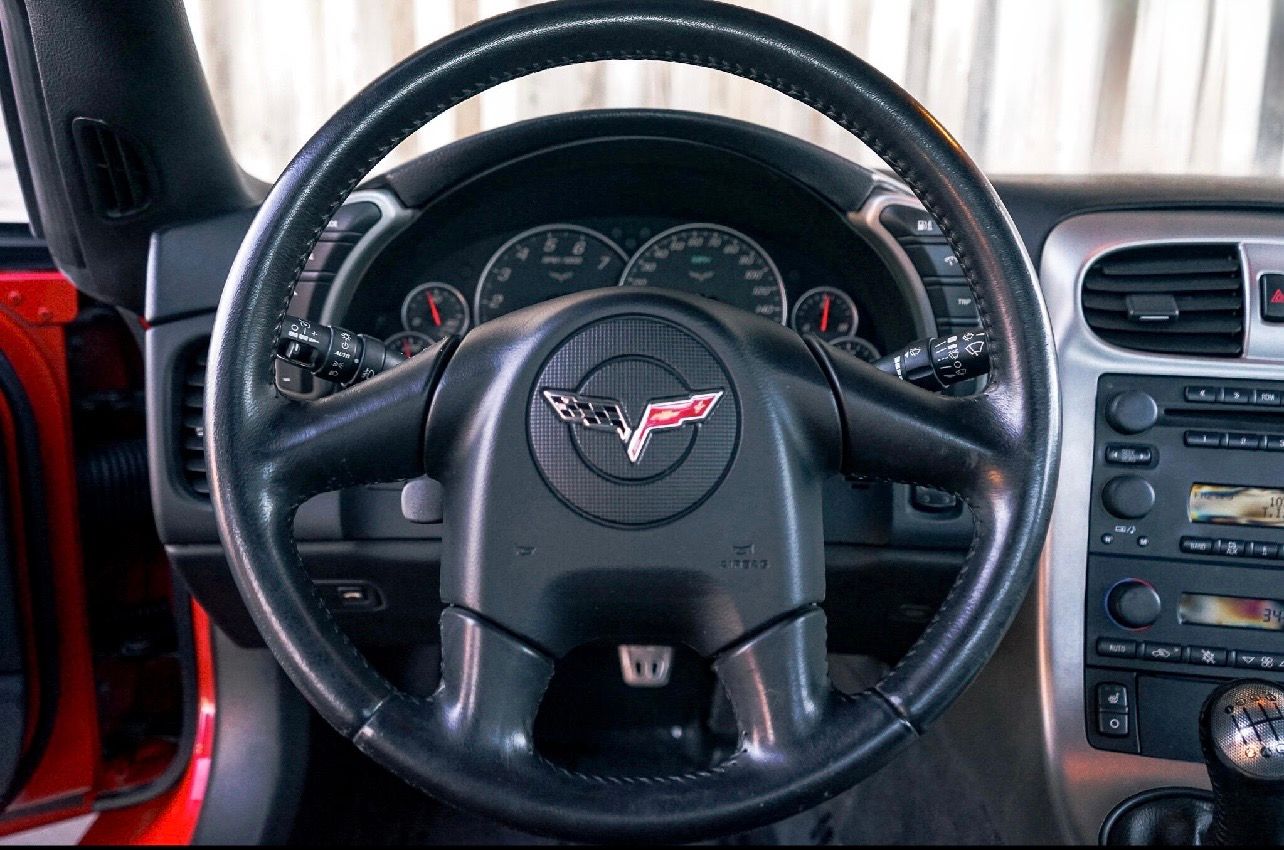 Used 2005 Chevrolet Corvette Convertible w/ Preferred Equipment Group RWD image 9