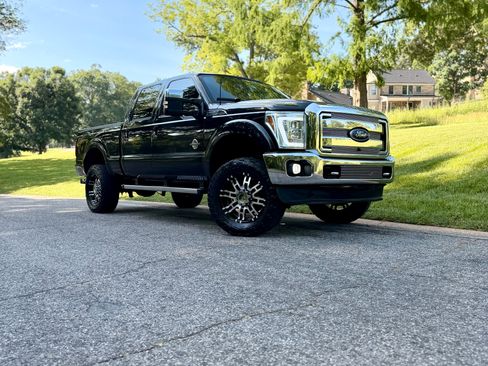 Used 2014 Ford F250 Lariat w/ Chrome Package AWD/4WD image 9