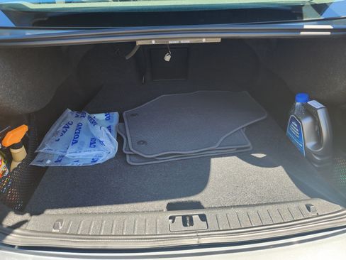 Used 2016 Volvo S60 T5 Cross Country Platinum image 4