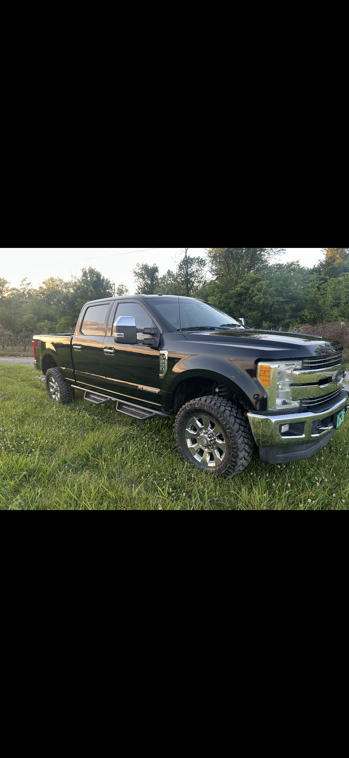 Used 2017 Ford F250 Lariat w/ Lariat Ultimate Package AWD/4WD image 2