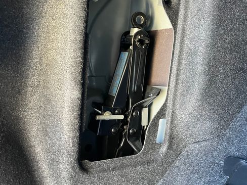 Used 2011 MAZDA MAZDA3 i Sport image 15