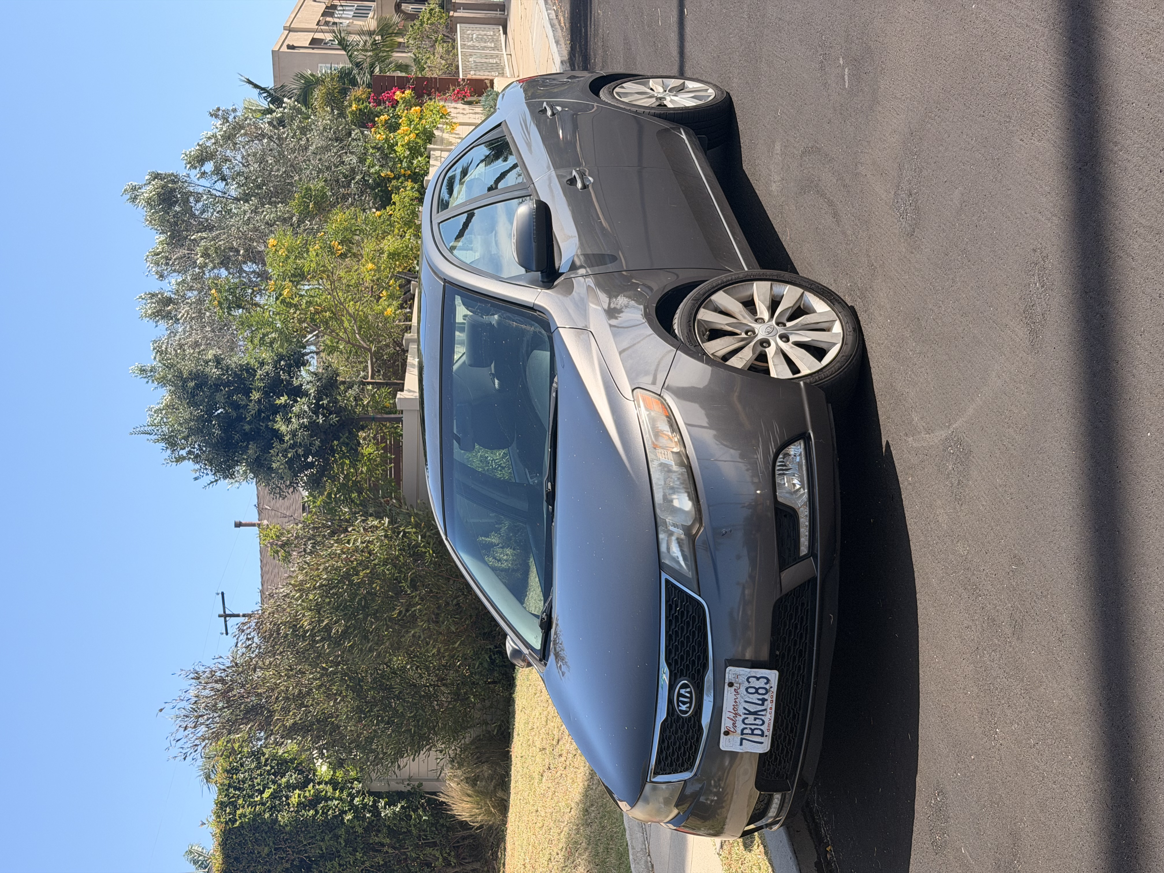 Used 2013 Kia Forte SX FWD image 1