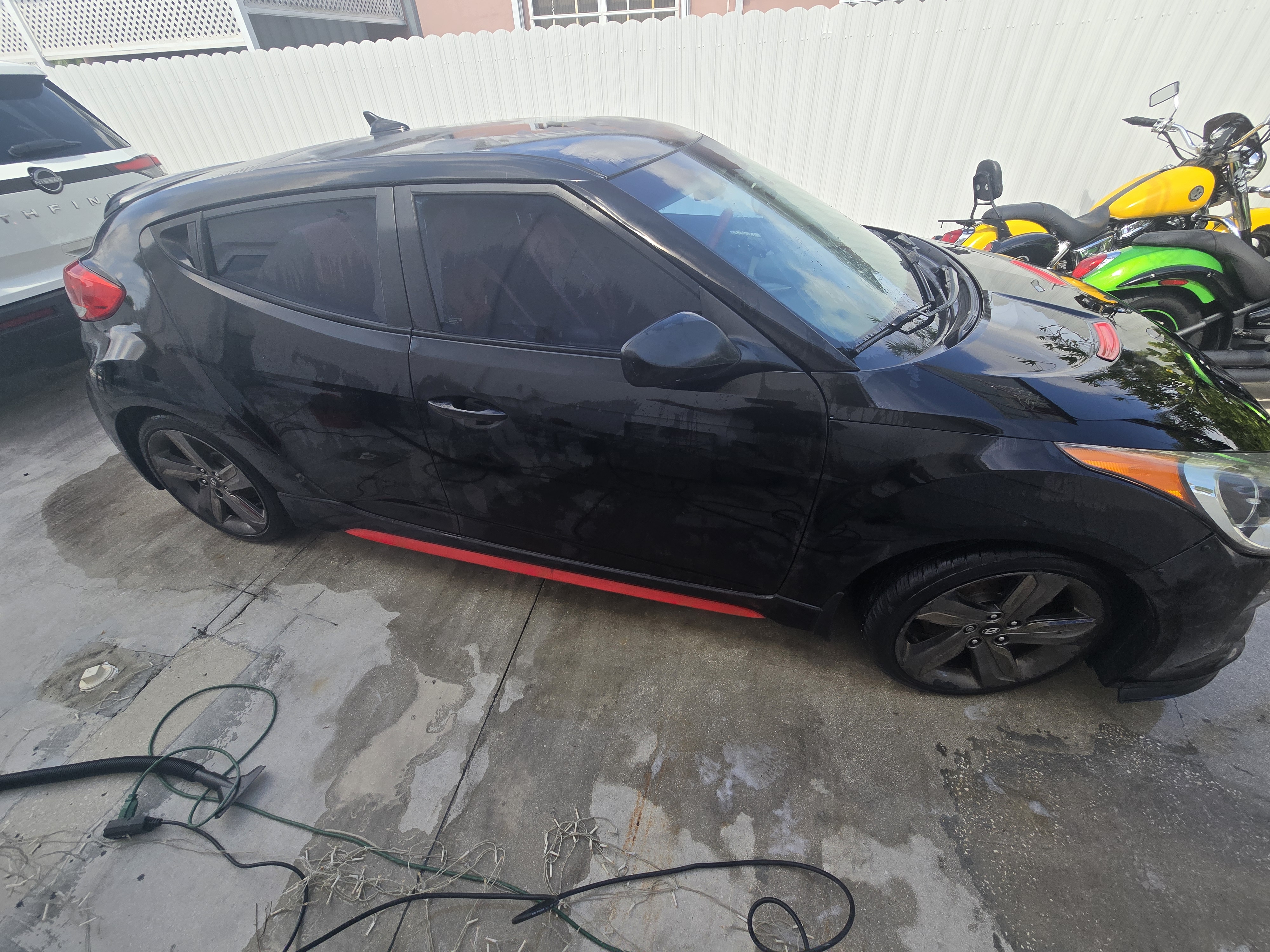 Used 2015 Hyundai Veloster Turbo R-Spec FWD image 2