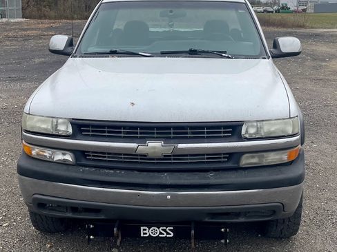 Used 1999 Chevrolet Silverado 2500 LS w/ Snow Plow Prep Pkg image 2
