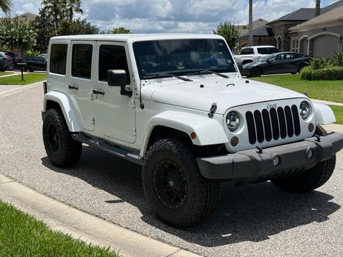 Used 2012 Jeep Wrangler Unlimited Sahara w/ Connectivity Group AWD/4WD image 5