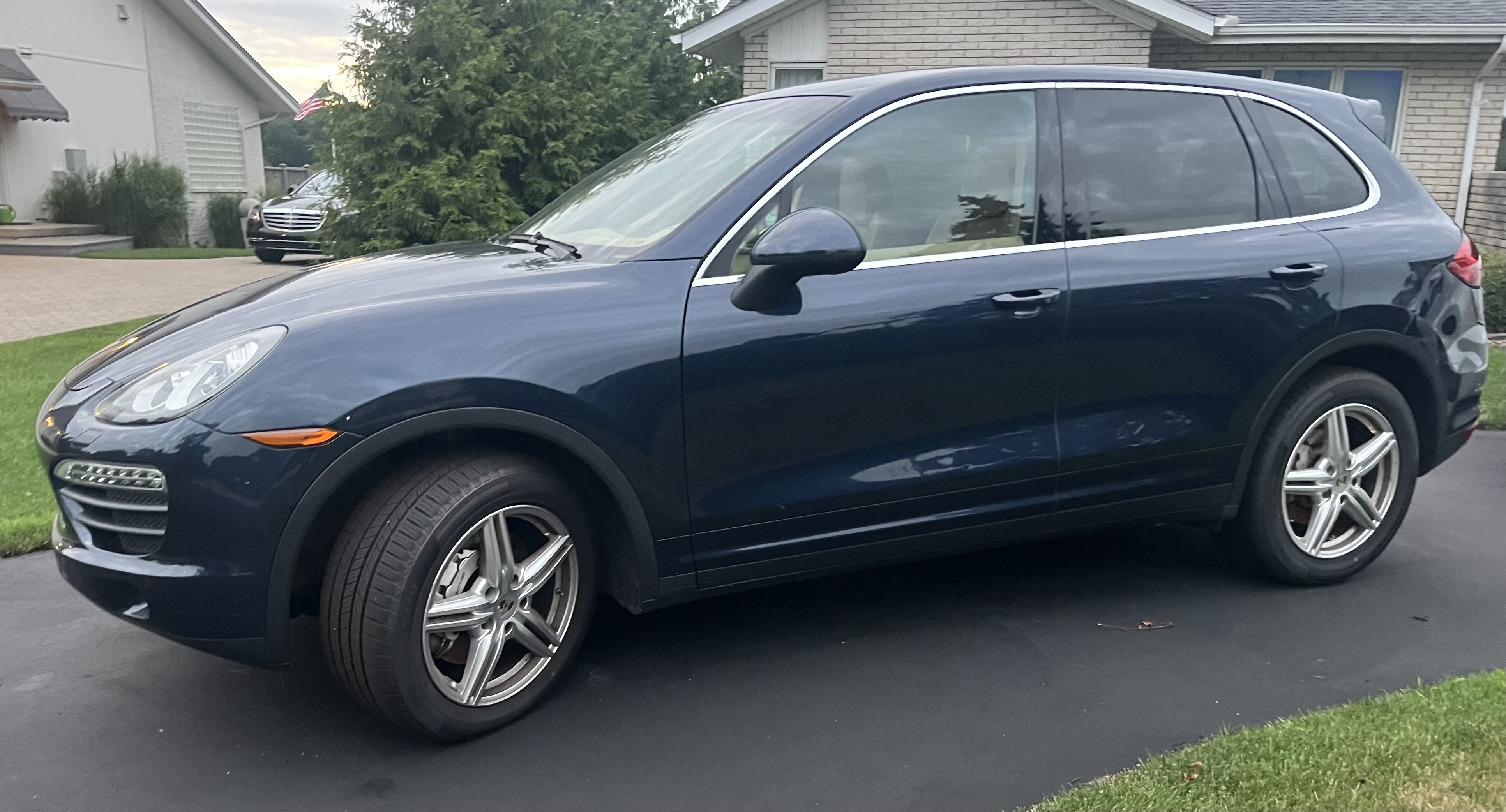 Used 2012 Porsche Cayenne S AWD/4WD image 17
