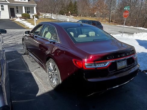 Used 2017 Lincoln Continental Reserve w/ Luxury Package image 11