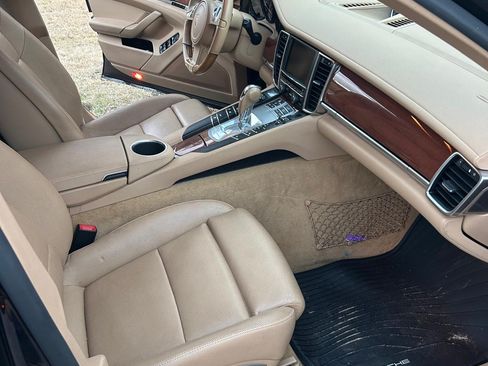 Used 2014 Porsche Panamera image 11