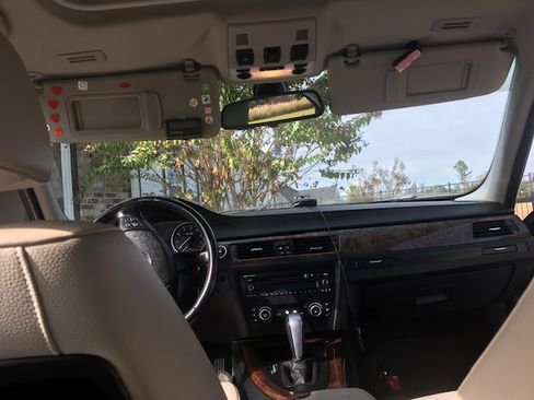 Used 2010 BMW 328i Sedan RWD image 17