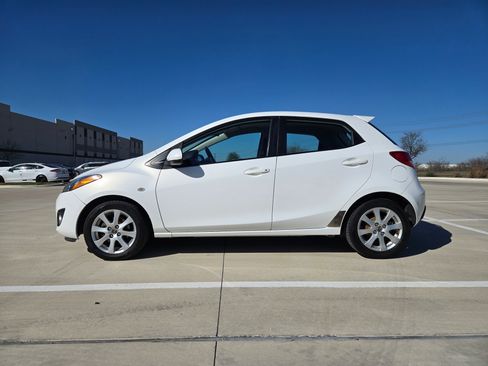 Used 2013 MAZDA MAZDA2 Touring image 2