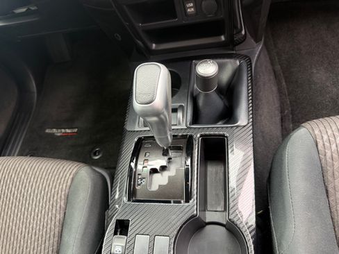 Used 2018 Toyota 4Runner TRD Off-Road AWD/4WD image 25