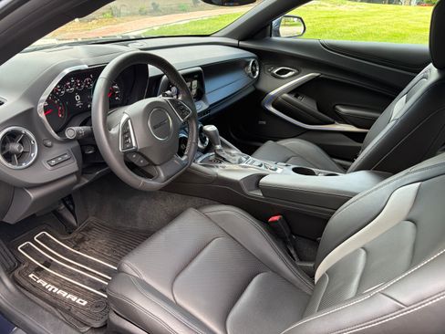 Used 2016 Chevrolet Camaro LT RWD image 17