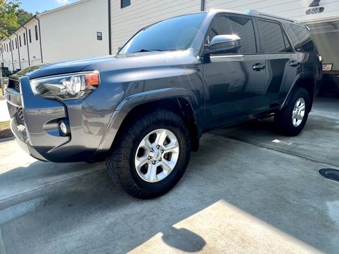 Used 2015 Toyota 4Runner SR5 image 1