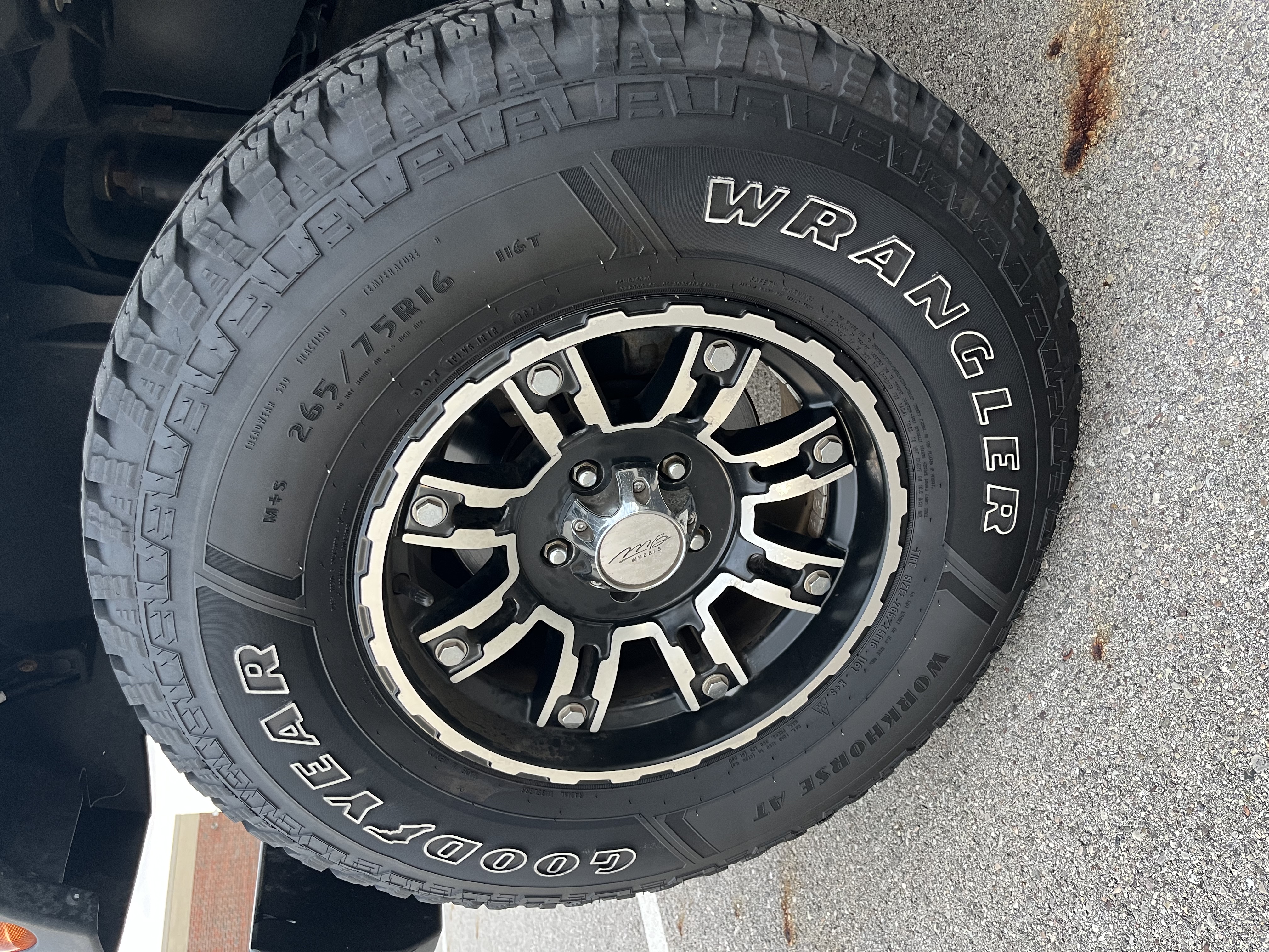 Used 2014 Jeep Wrangler Sport w/ Connectivity Group AWD/4WD image 9