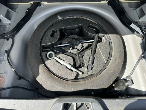 Used 2010 Volvo XC70 3.2 image 24