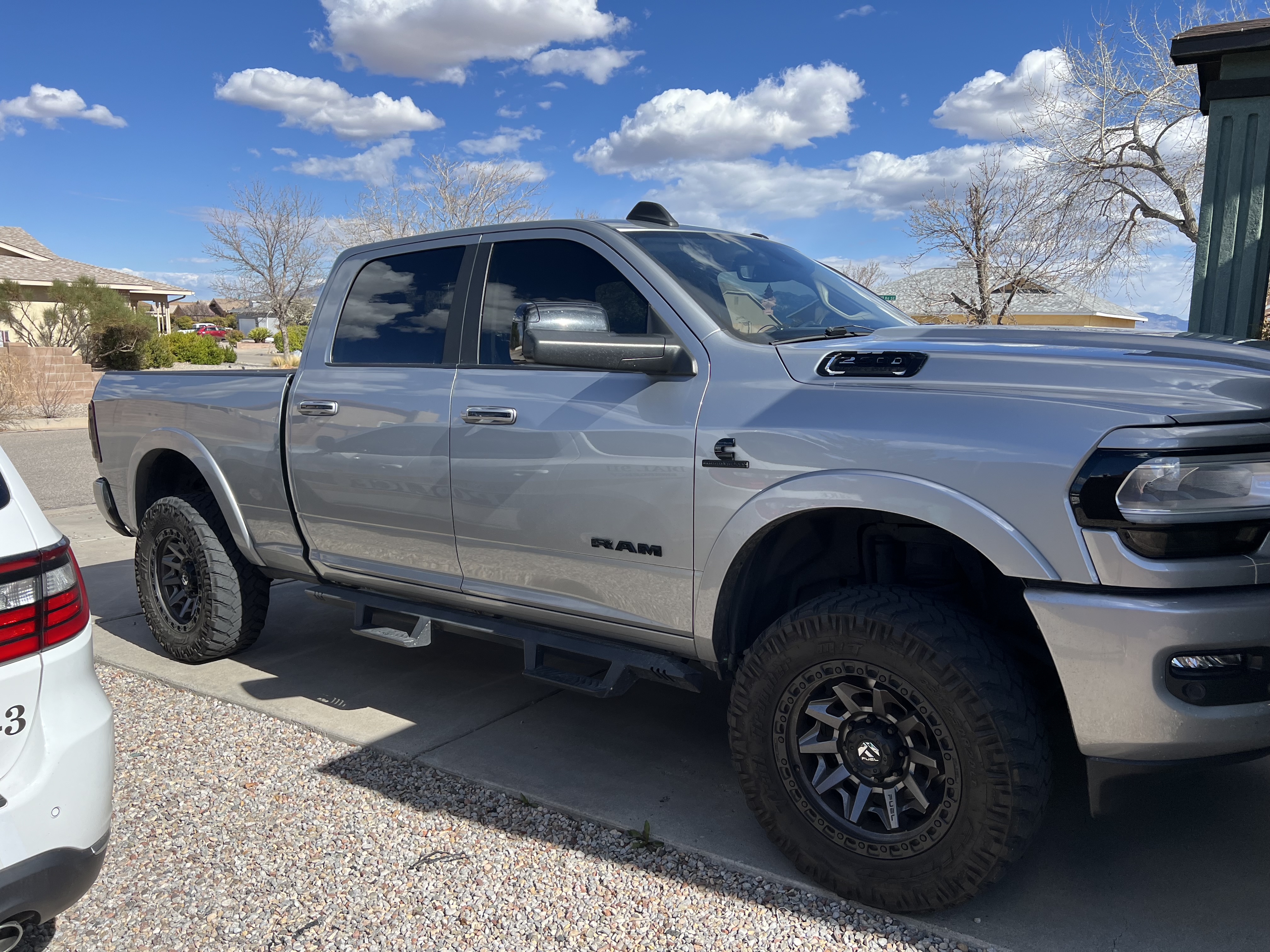 Used 2021 RAM 2500 Laramie AWD/4WD image 1