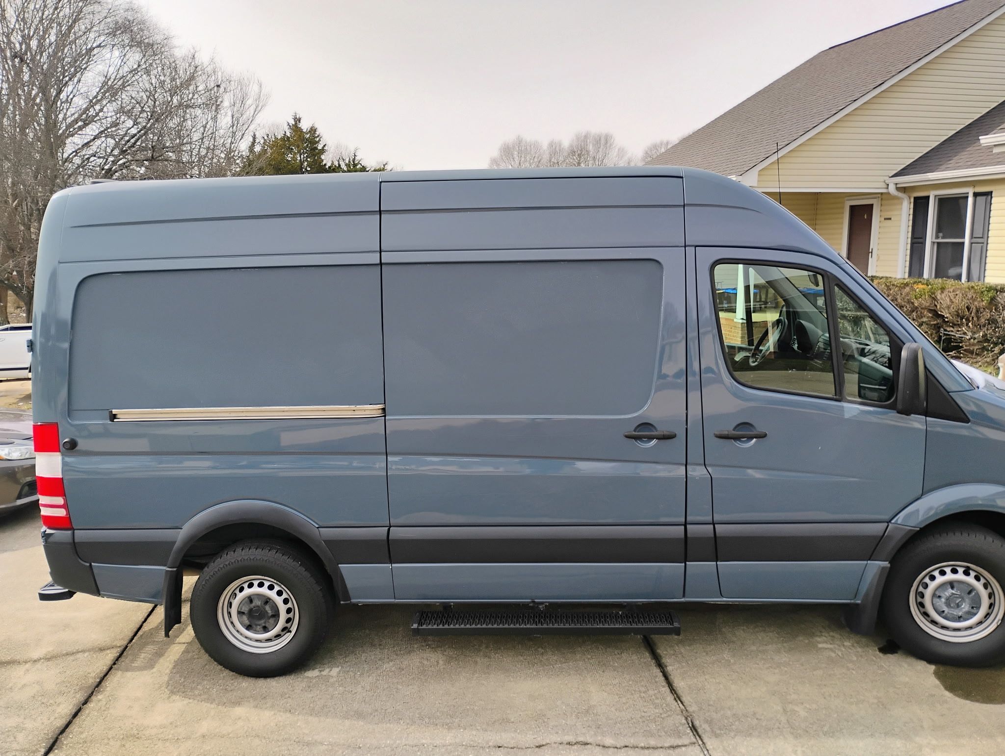 Used 2018 Mercedes-Benz Sprinter 2500 image 2