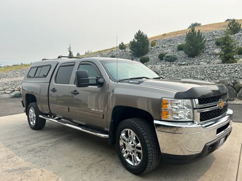Used 2013 Chevrolet Silverado 2500 LT AWD/4WD image 4