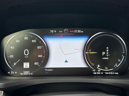 Used 2022 Volvo S60 T8 R-Design image 27