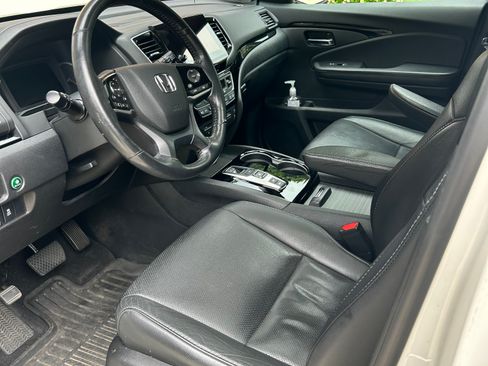 Used 2019 Honda Pilot Elite image 2