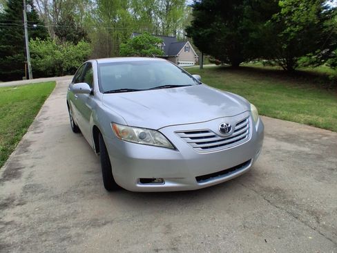 Used 2008 Toyota Camry LE image 1