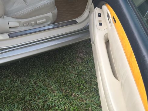 Used 2002 Lexus SC 430 Convertible image 15