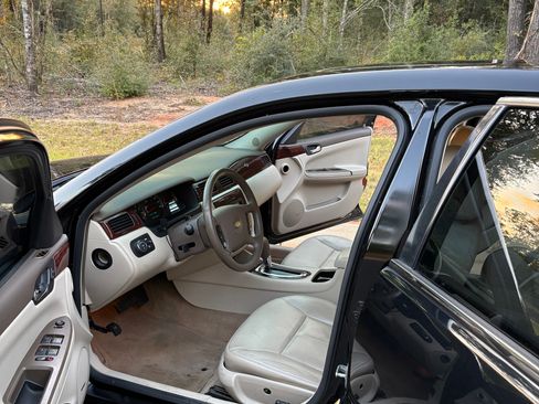 Used 2007 Chevrolet Impala LTZ image 14