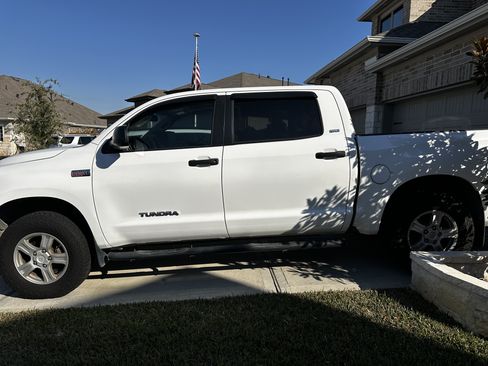 Used 2012 Toyota Tundra SR5 image 2